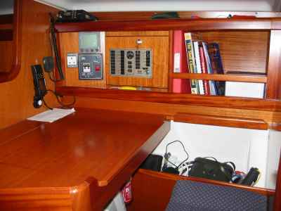 Elan 333 nav station